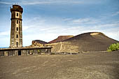 Azzorre, Isola di Faial - L'eruzione del Vulcano dos Capelinhos. Il faro abbandonato 